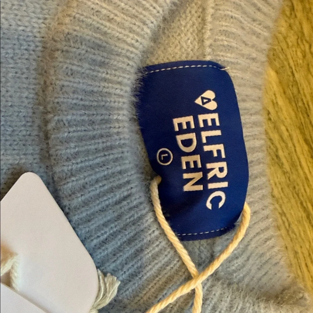 Aelfric Eden Blue Sweater with White Dog Design - Picture 3 of 11